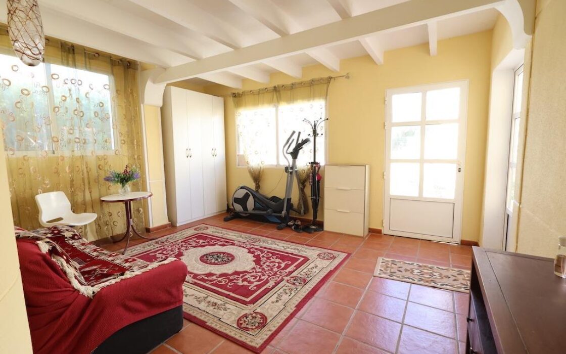 Будинок 172 кв.м у моря в Ориуэла Коста з терасою