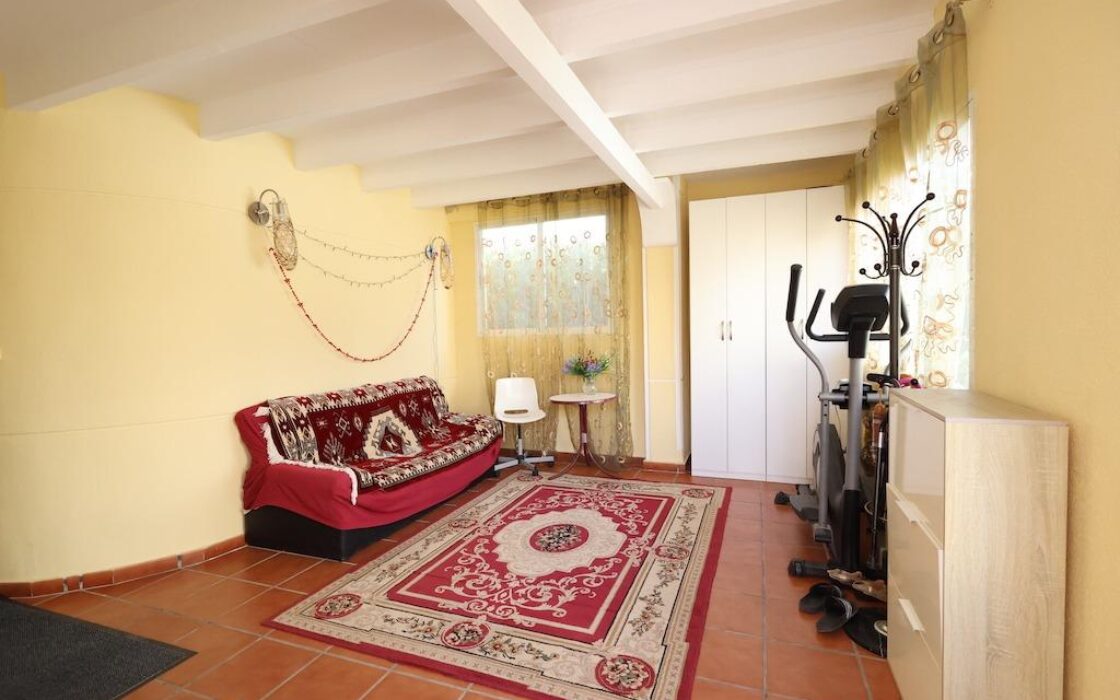 Будинок 172 кв.м у моря в Ориуэла Коста з терасою