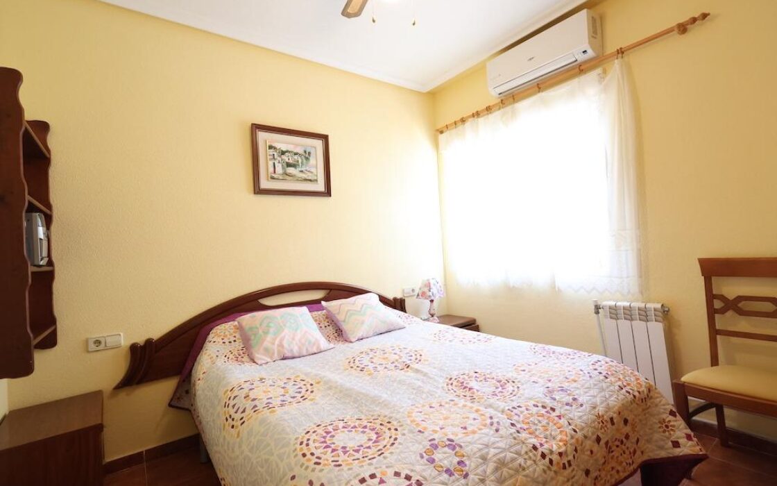 Будинок 172 кв.м у моря в Ориуэла Коста з терасою