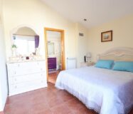 Будинок 172 кв.м у моря в Ориуэла Коста з терасою