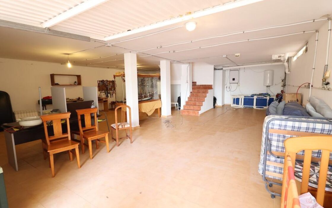 Будинок 172 кв.м у моря в Ориуэла Коста з терасою