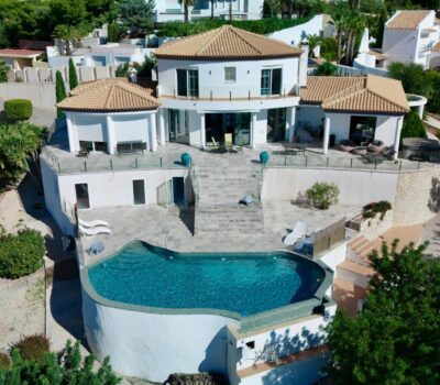 Елегантна вілла в Альтеа-ла-Велья з видом на море