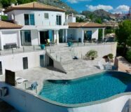 Елегантна вілла в Альтеа-ла-Велья з видом на море