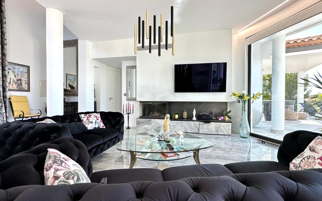 Елегантна вілла в Альтеа-ла-Велья з видом на море