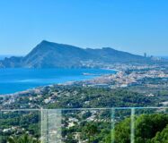 Елегантна вілла в Альтеа-ла-Велья з видом на море