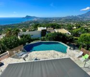 Елегантна вілла в Альтеа-ла-Велья з видом на море