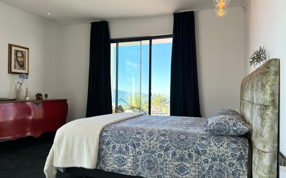 Елегантна вілла в Альтеа-ла-Велья з видом на море