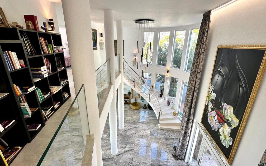 Елегантна вілла в Альтеа-ла-Велья з видом на море