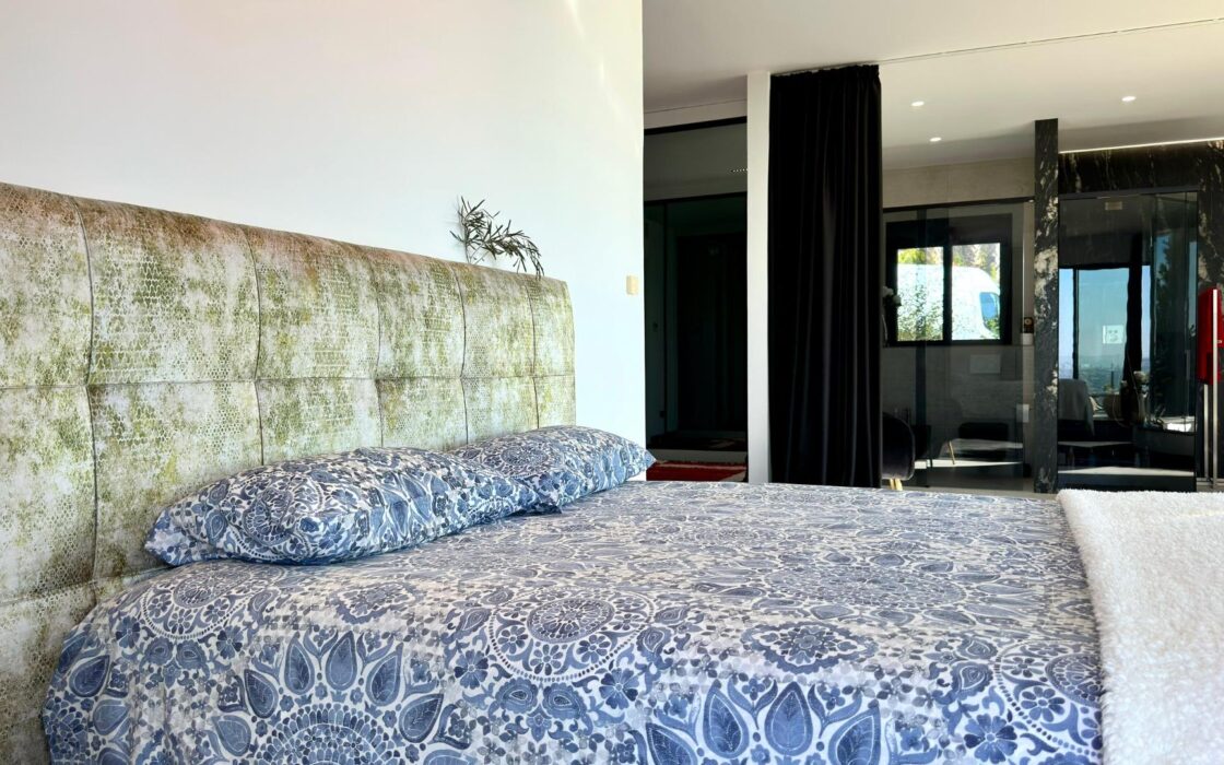 Елегантна вілла в Альтеа-ла-Велья з видом на море