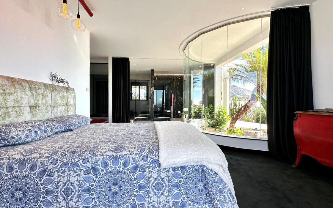 Елегантна вілла в Альтеа-ла-Велья з видом на море