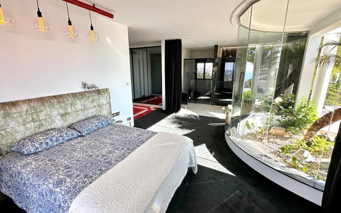 Елегантна вілла в Альтеа-ла-Велья з видом на море