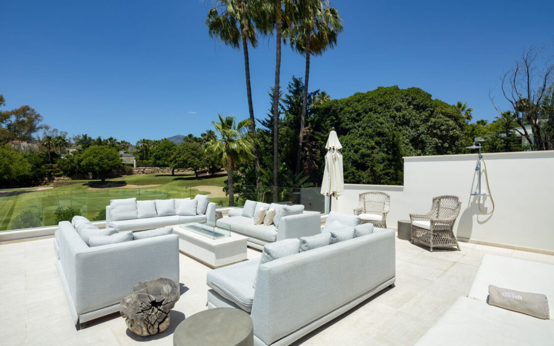 Вилла с видом на гольф в Новой Андалусии, 490 кв.м.