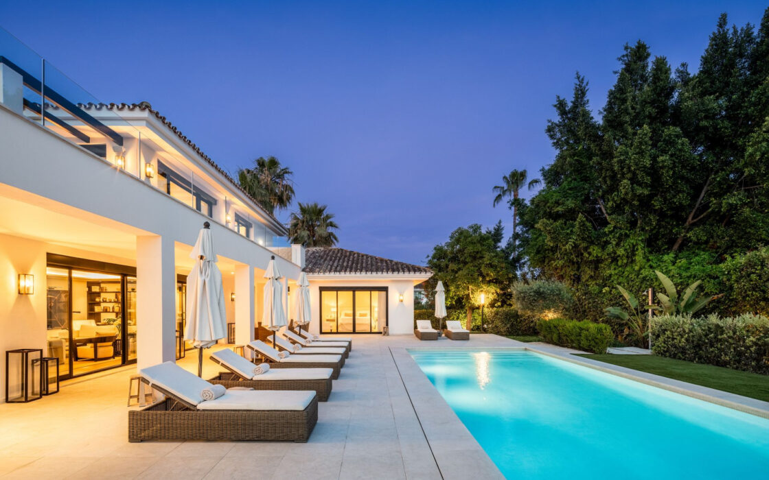 Вилла с видом на гольф в Новой Андалусии, 490 кв.м.