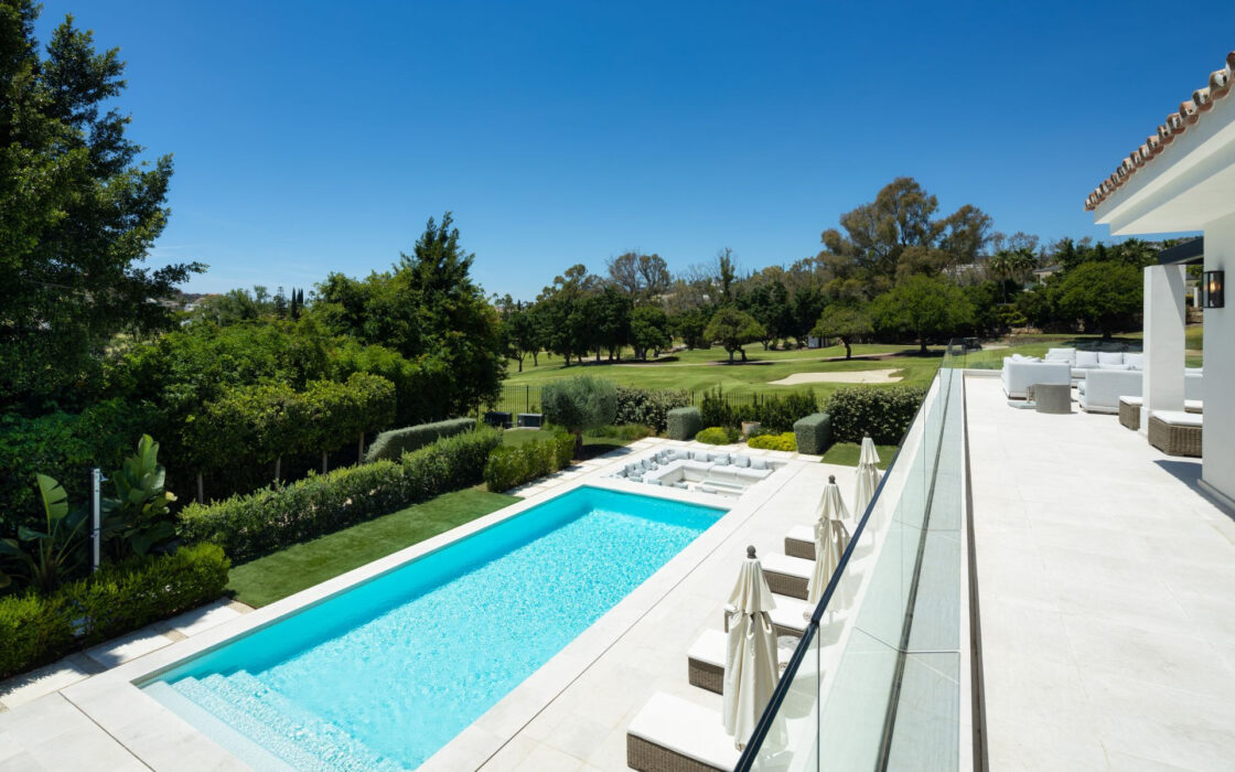 Вилла с видом на гольф в Новой Андалусии, 490 кв.м.