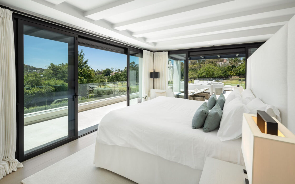 Вилла с видом на гольф в Новой Андалусии, 490 кв.м.