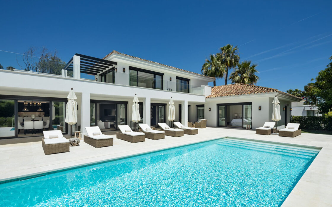 Вилла с видом на гольф в Новой Андалусии, 490 кв.м.