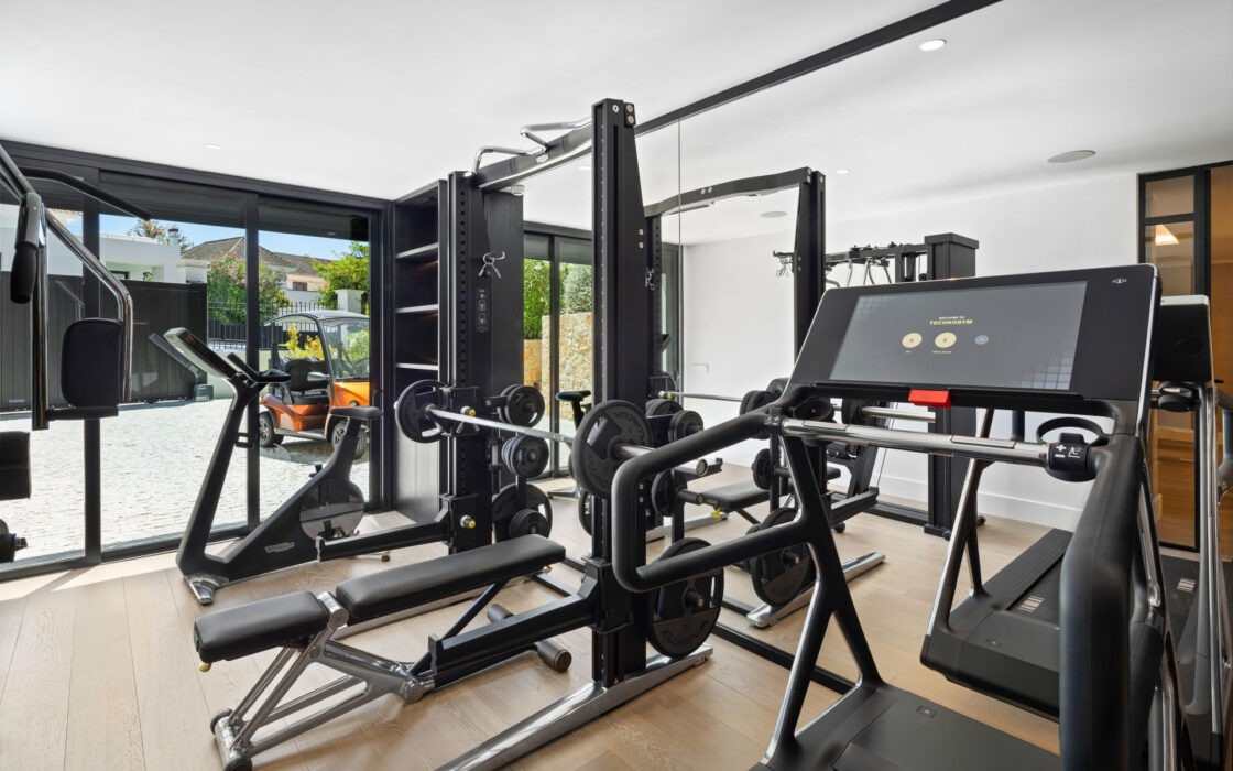 Вилла с видом на гольф в Новой Андалусии, 490 кв.м.