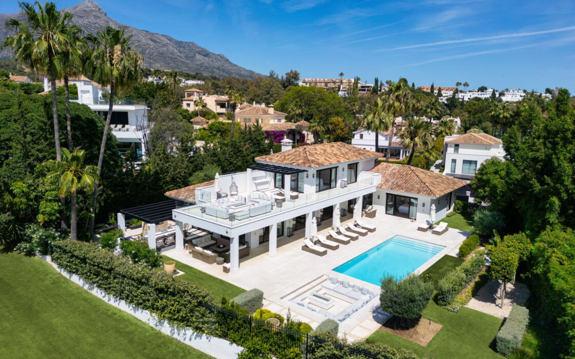 Вилла с видом на гольф в Новой Андалусии, 490 кв.м.