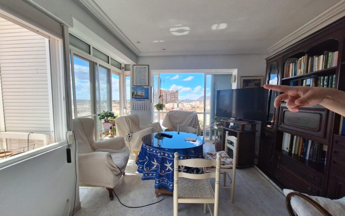 Апартаменты 135 кв.м с террасой в Аликанте San Blas