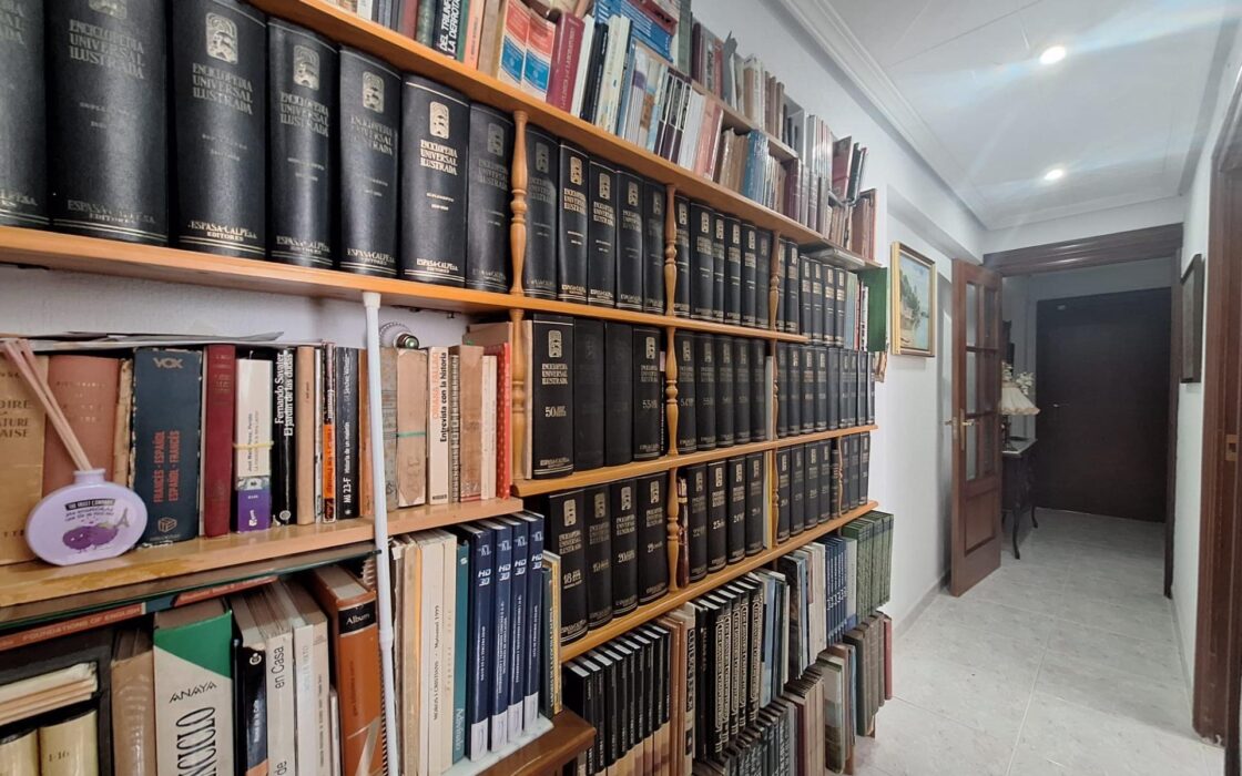 Апартаменты 135 кв.м с террасой в Аликанте San Blas