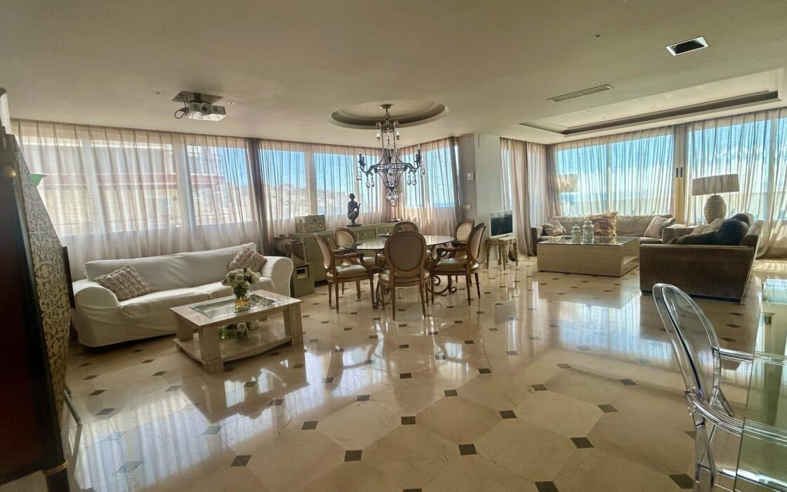 Роскошные апартаменты в Леванте у моря с видом 141 кв.м