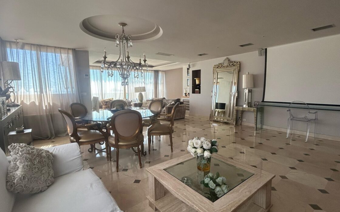 Роскошные апартаменты в Леванте у моря с видом 141 кв.м