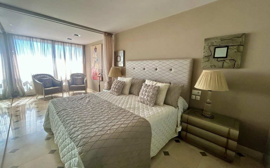 Роскошные апартаменты в Леванте у моря с видом 141 кв.м