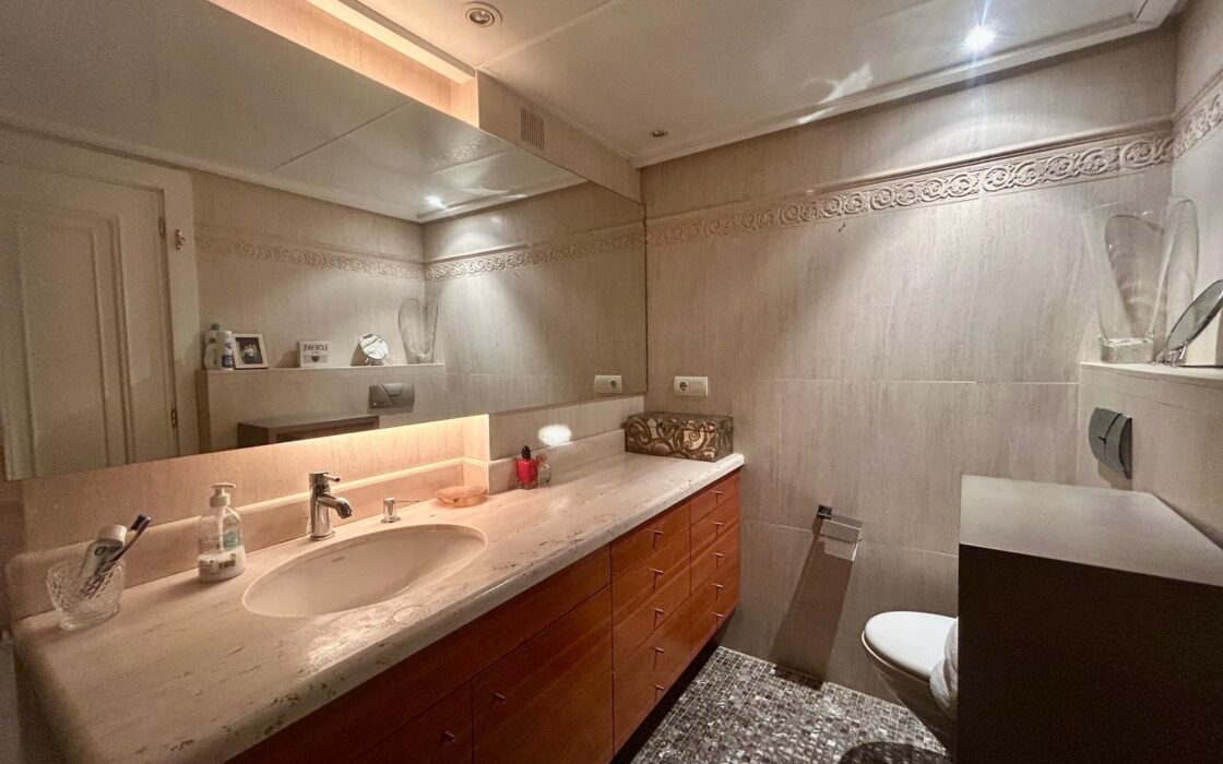 Роскошные апартаменты в Леванте у моря с видом 141 кв.м