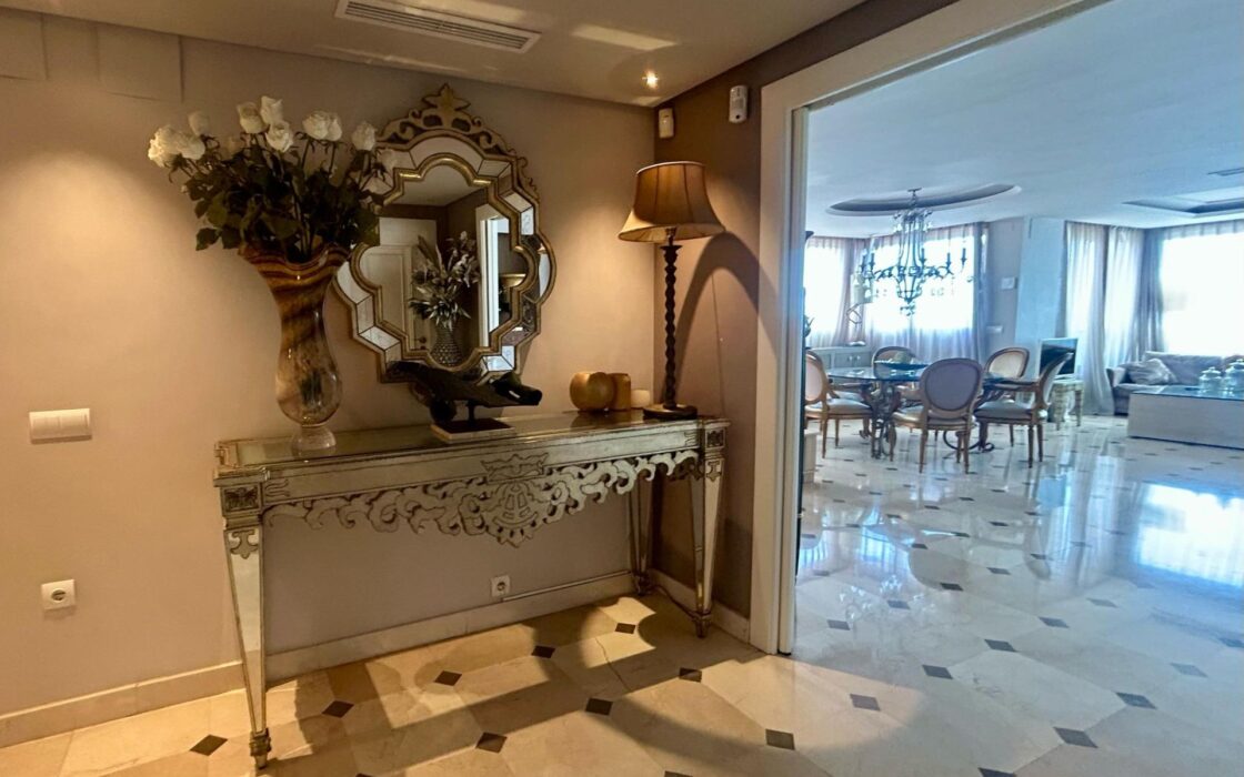 Роскошные апартаменты в Леванте у моря с видом 141 кв.м