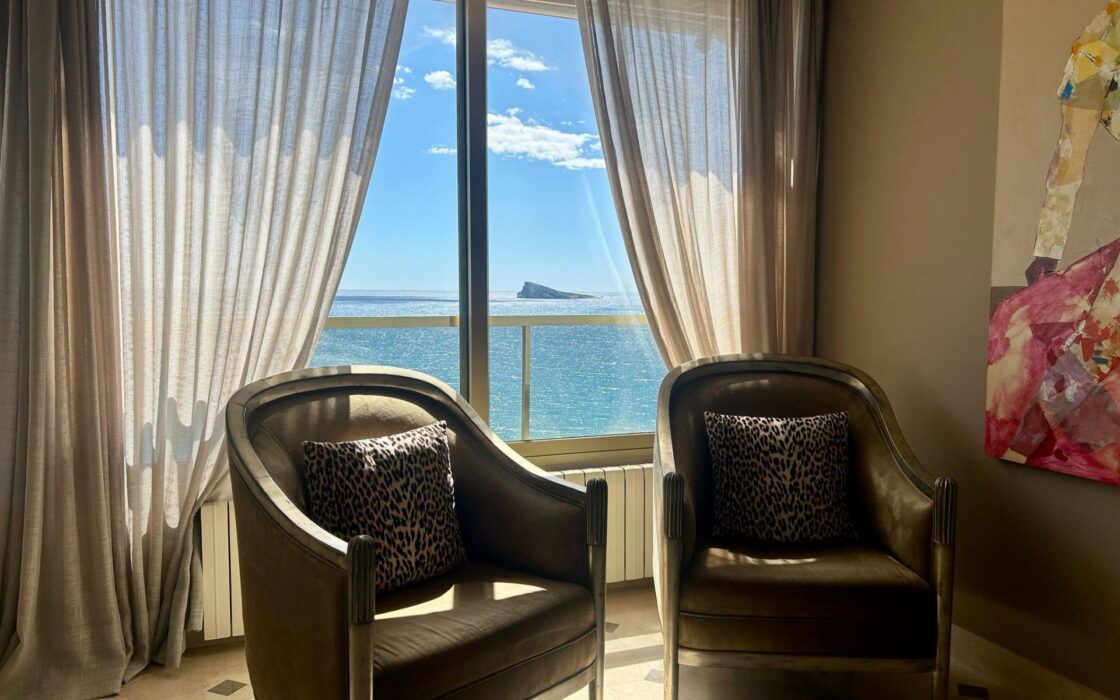 Роскошные апартаменты в Леванте у моря с видом 141 кв.м