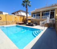 Дом в Торревьехе, 7 комнат, терраса, бассейн, 283 кв.м