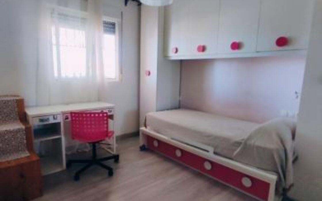 Дом в Торревьехе, 7 комнат, терраса, бассейн, 283 кв.м