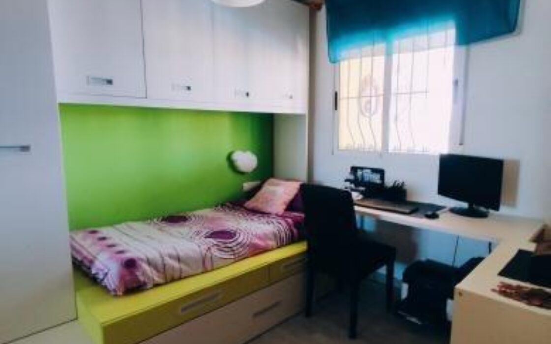 Дом в Торревьехе, 7 комнат, терраса, бассейн, 283 кв.м