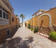 Дом в Торревьехе, 7 комнат, терраса, бассейн, 283 кв.м