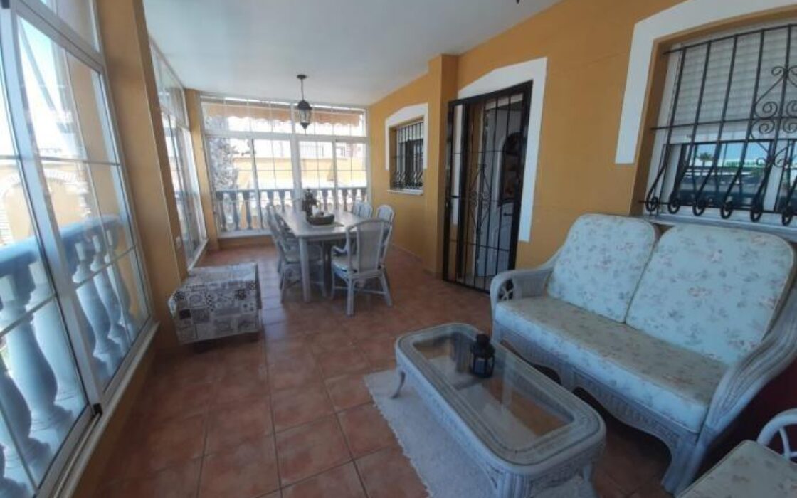 Дом в Торревьехе, 7 комнат, терраса, бассейн, 283 кв.м