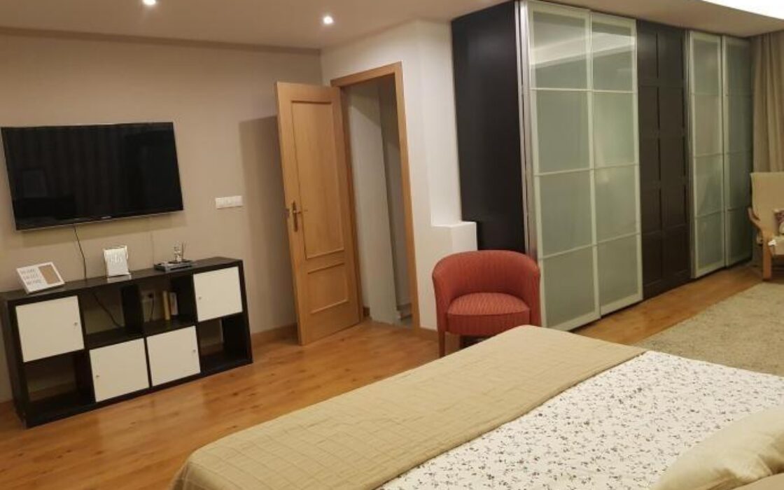 Дом в Торревьехе, 7 комнат, терраса, бассейн, 283 кв.м