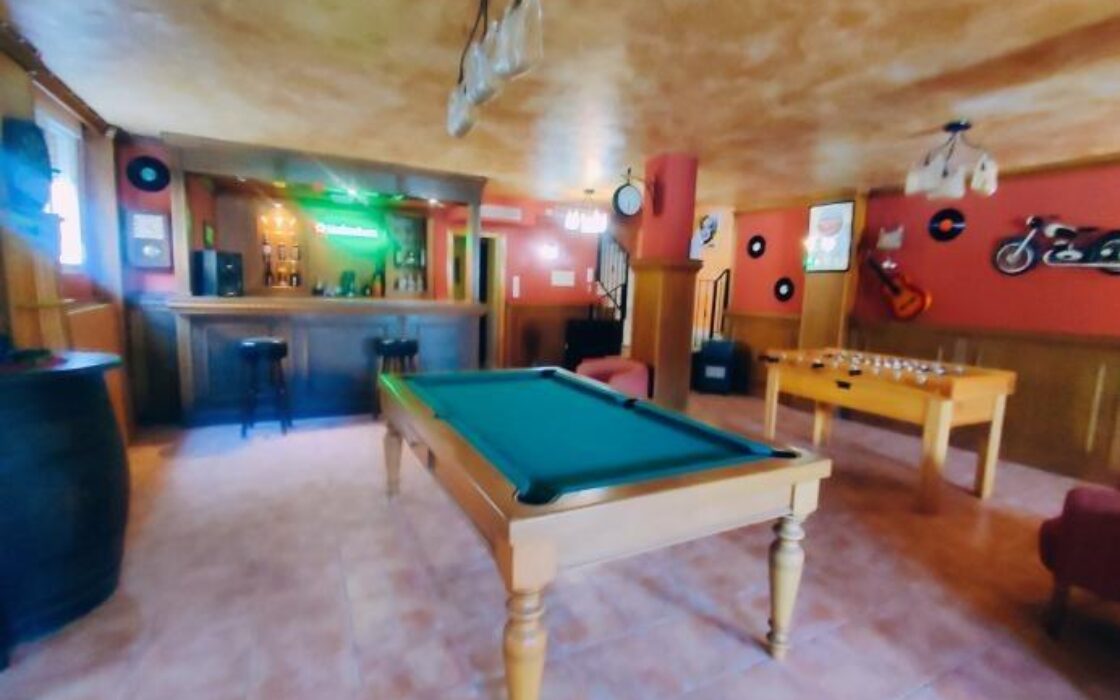 Дом в Торревьехе, 7 комнат, терраса, бассейн, 283 кв.м