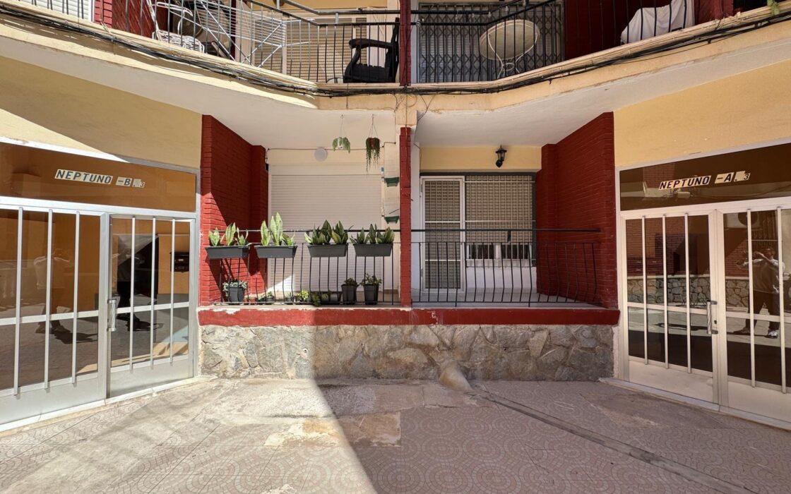 Апартаменты в Торревьехе 68 кв.м с террасой у моря