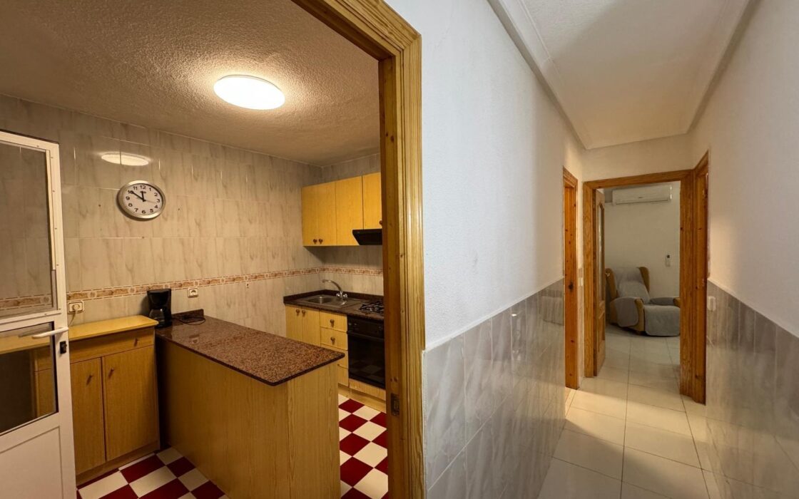 Апартаменты в Торревьехе 68 кв.м с террасой у моря