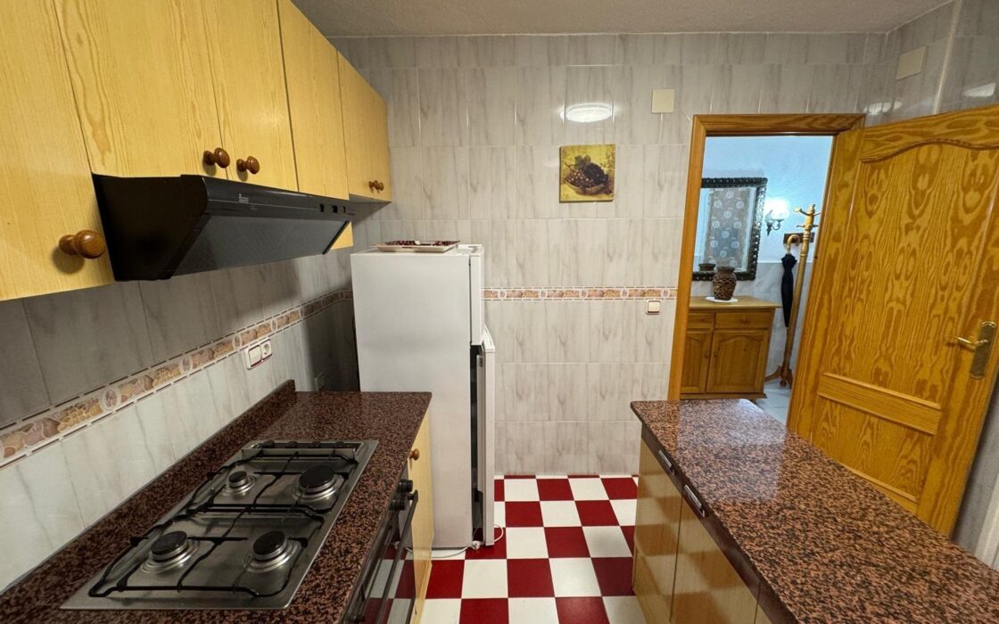 Апартаменты в Торревьехе 68 кв.м с террасой у моря