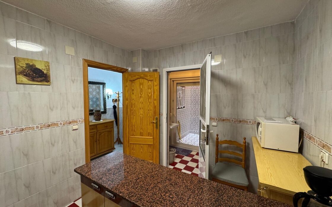 Апартаменты в Торревьехе 68 кв.м с террасой у моря