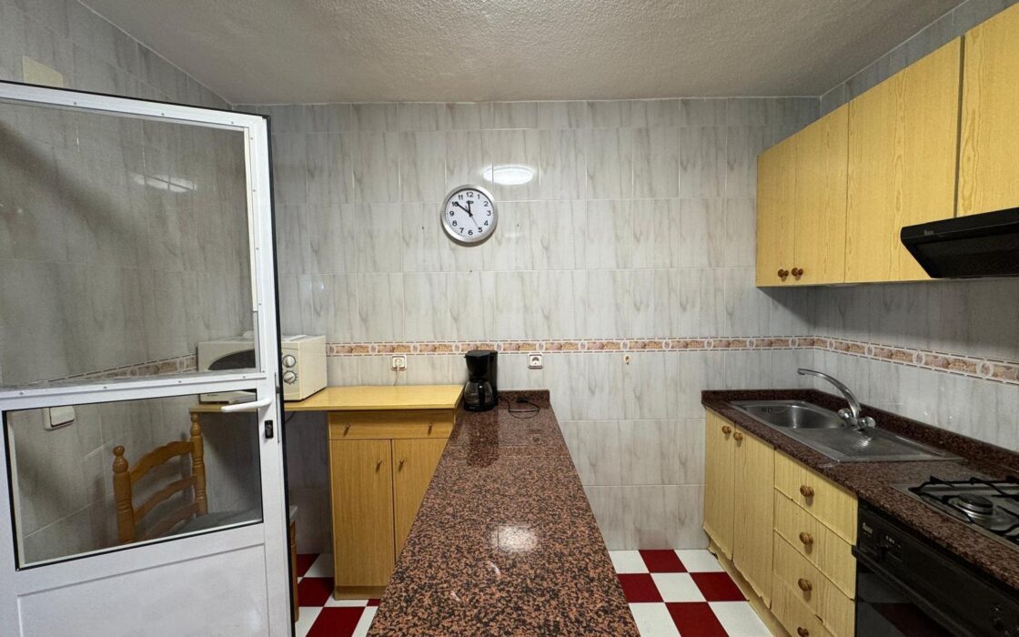 Апартаменты в Торревьехе 68 кв.м с террасой у моря