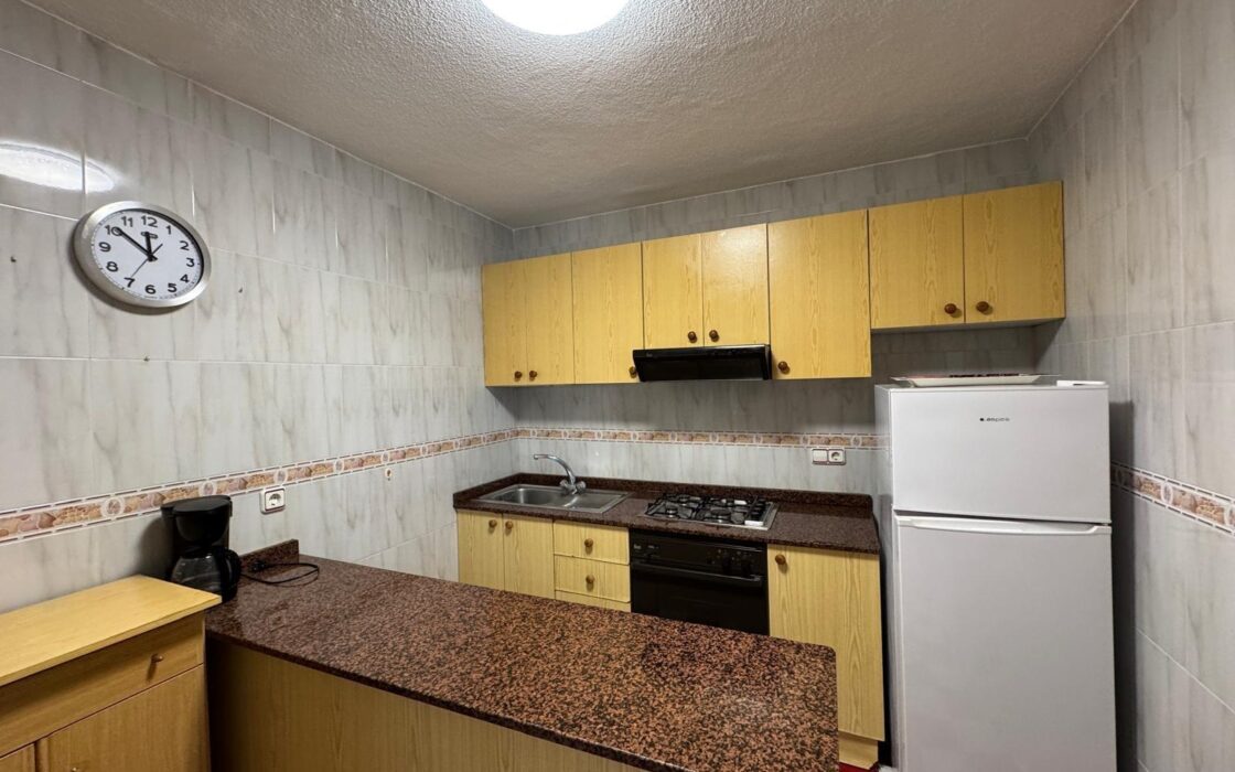 Апартаменты в Торревьехе 68 кв.м с террасой у моря