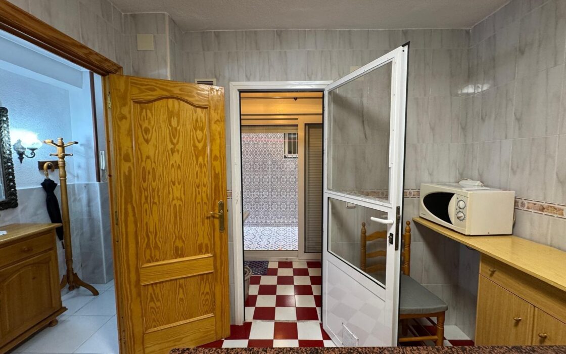 Апартаменты в Торревьехе 68 кв.м с террасой у моря