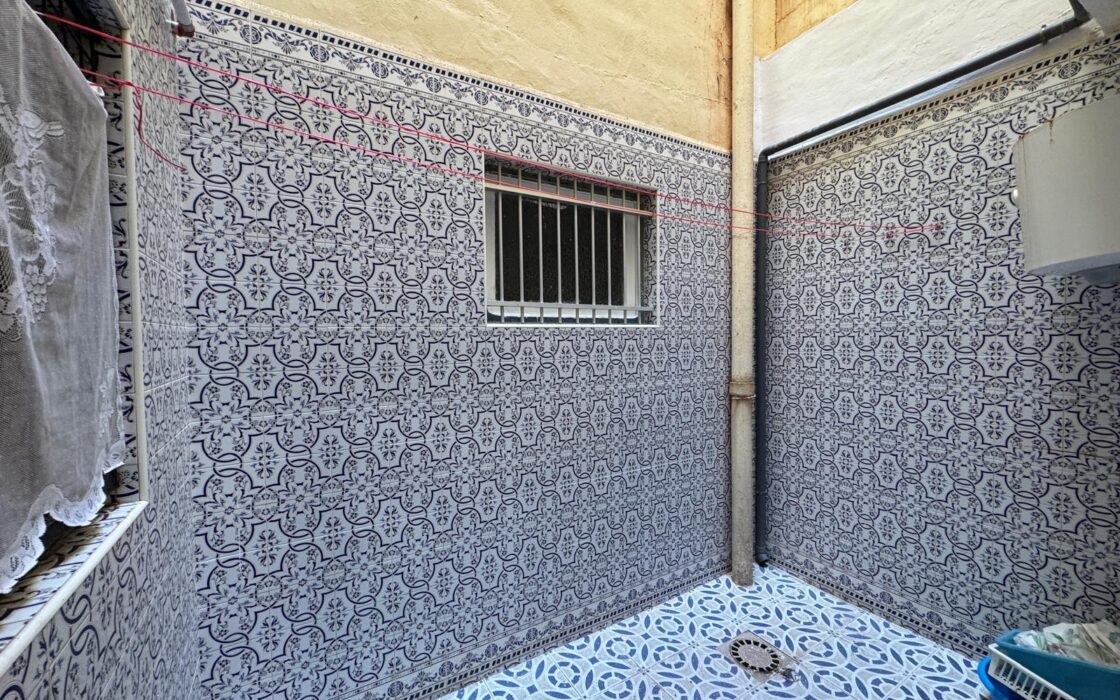 Апартаменты в Торревьехе 68 кв.м с террасой у моря