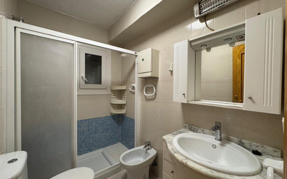 Апартаменты в Торревьехе 68 кв.м с террасой у моря