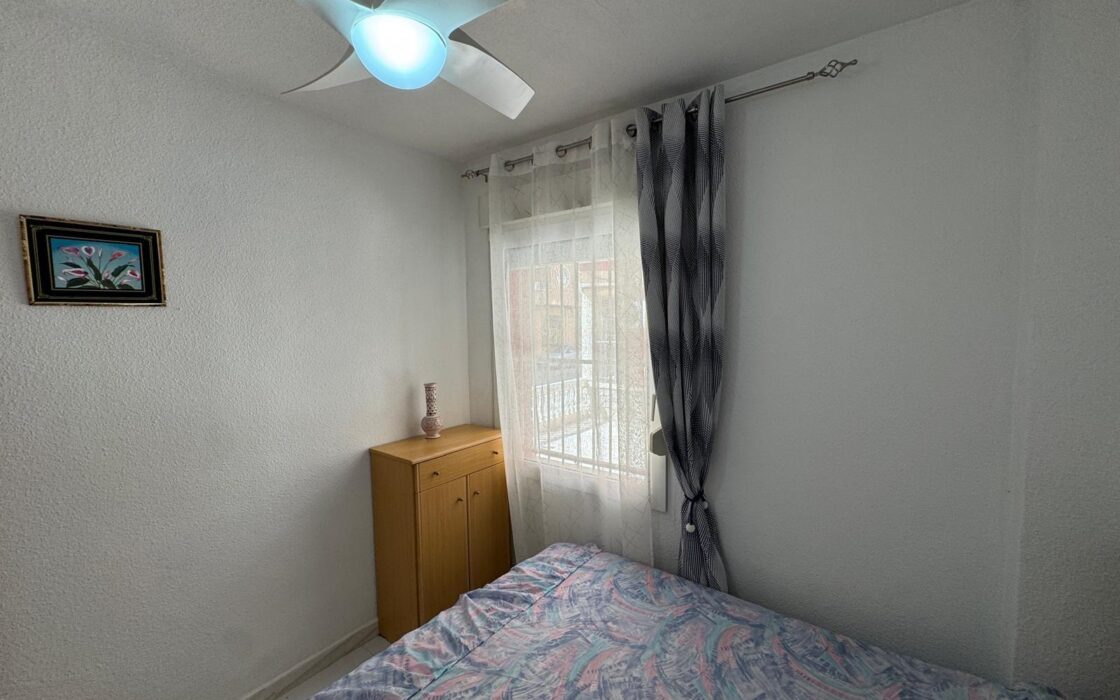 Апартаменты в Торревьехе 68 кв.м с террасой у моря