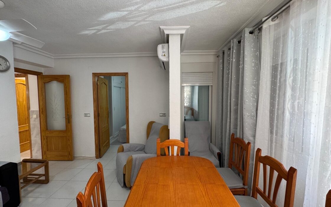 Апартаменты в Торревьехе 68 кв.м с террасой у моря