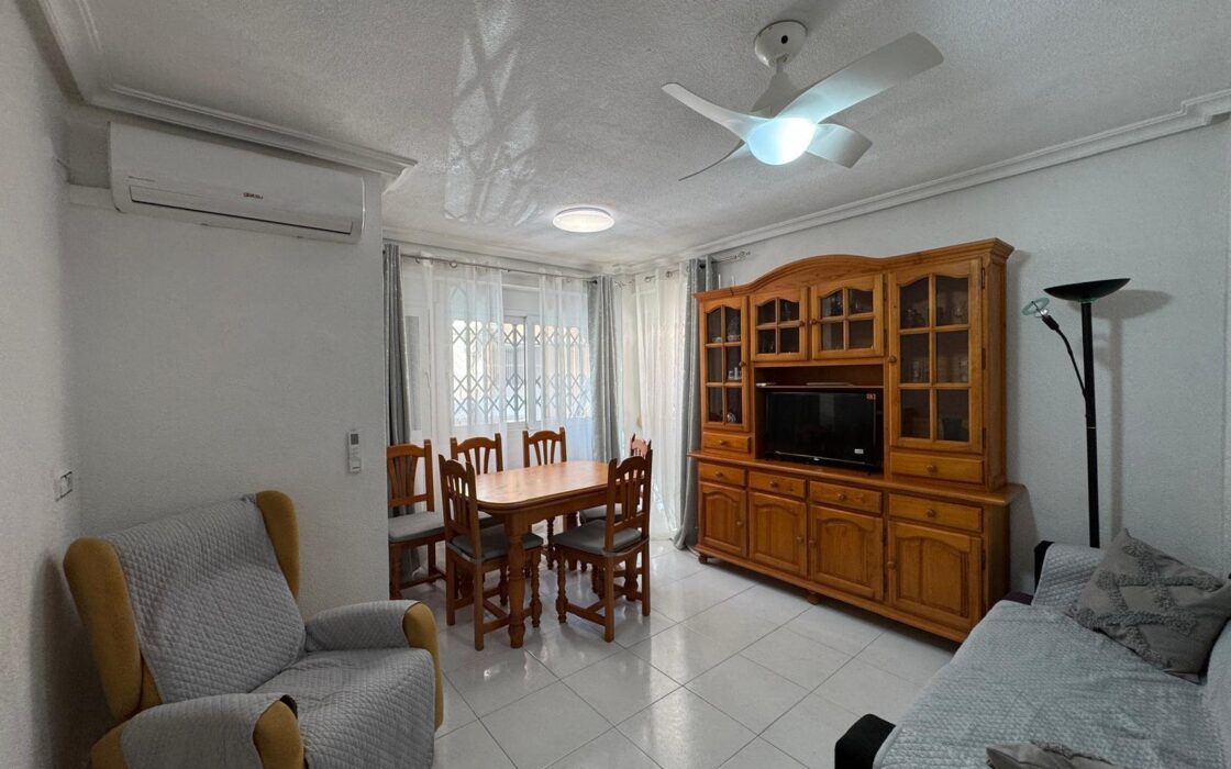 Апартаменты в Торревьехе 68 кв.м с террасой у моря