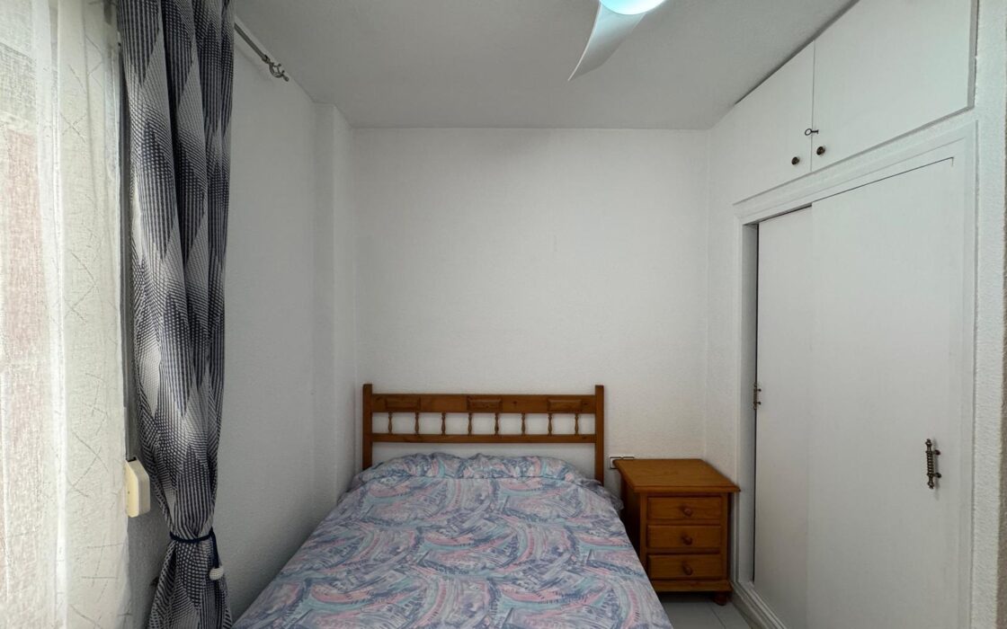 Апартаменты в Торревьехе 68 кв.м с террасой у моря